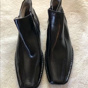 Never worn Steve Madden Tosh Boot